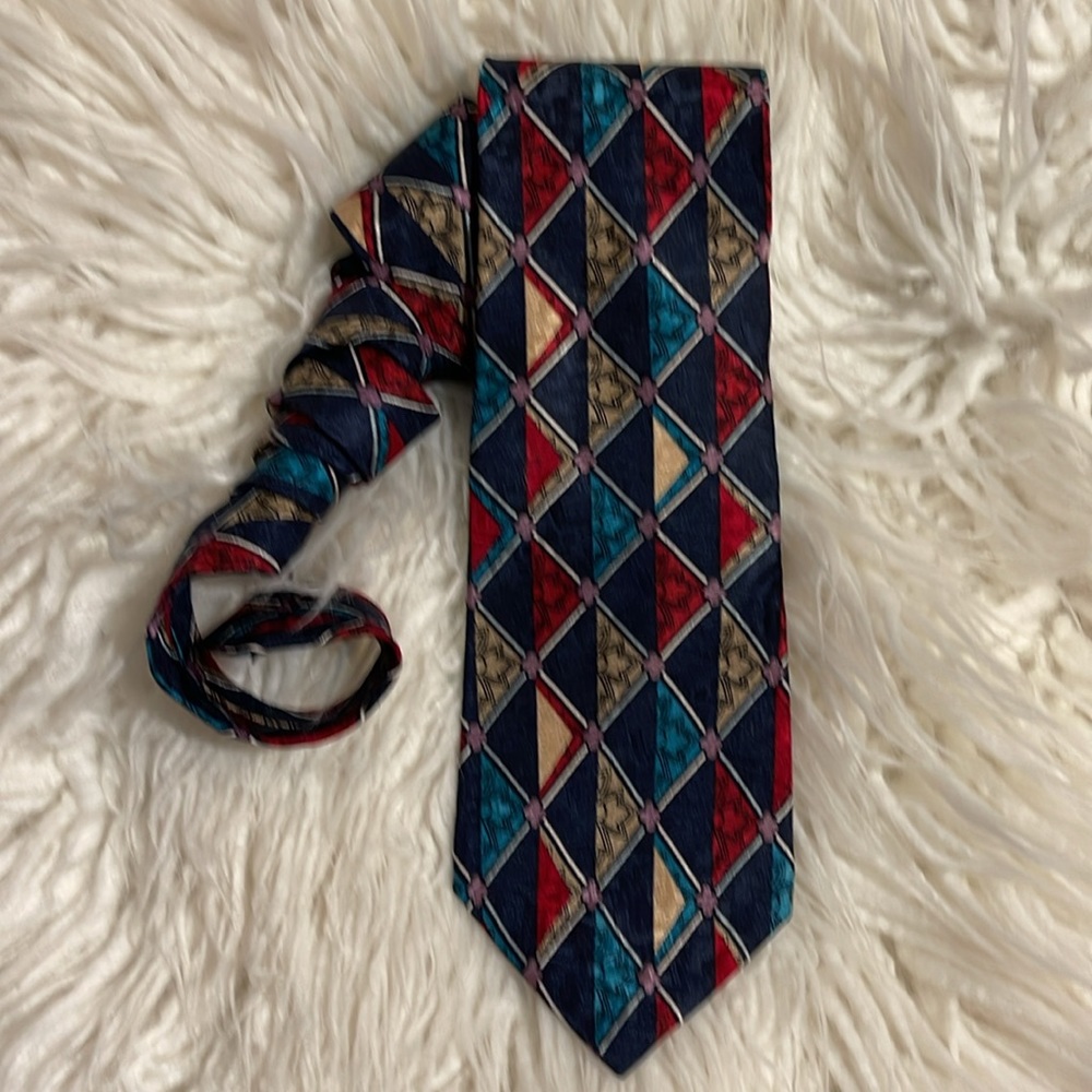 Bill Blass All Silk Necktie - Made in USA